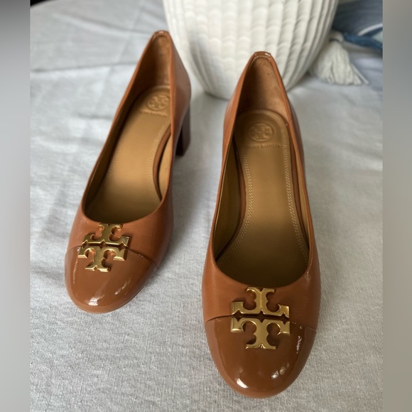TORY BURCH RALEIGH CAP TOE PUMP
NWOT never worn. - Picture 4 of 14